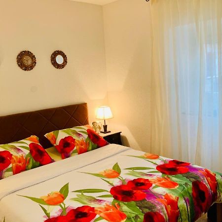 Double A Split Apartment Luaran gambar