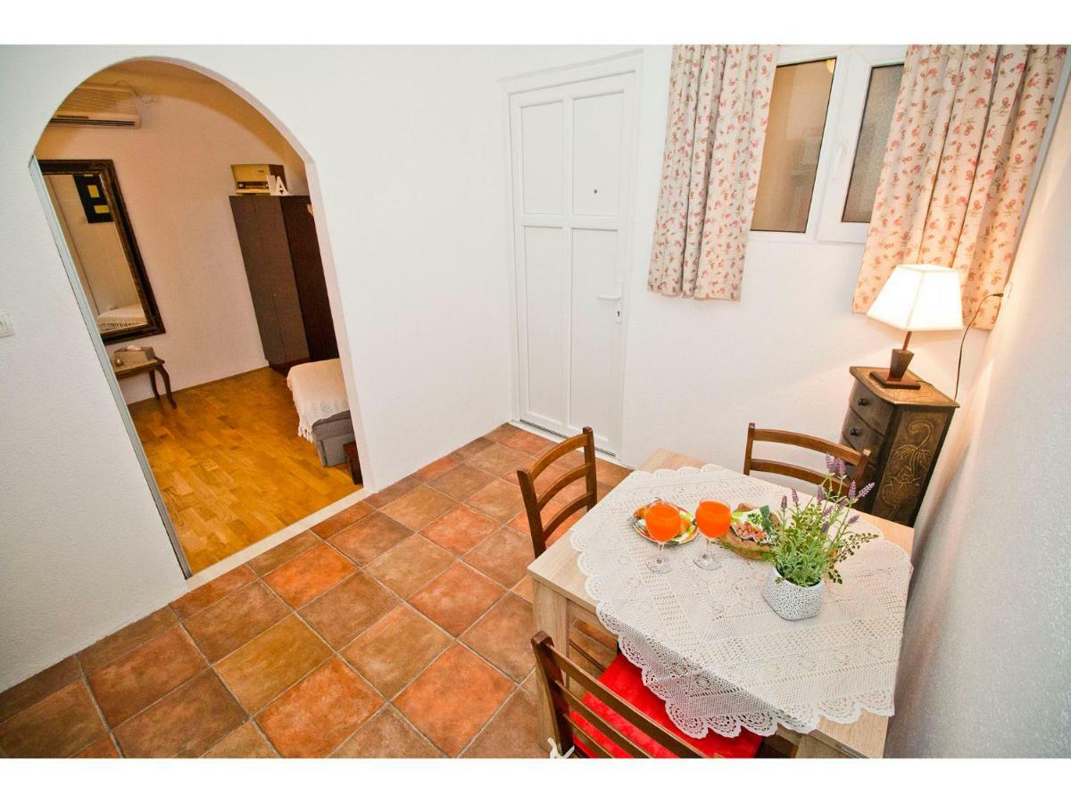 Double A Split Apartment Luaran gambar