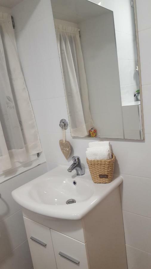Double A Split Apartment Luaran gambar