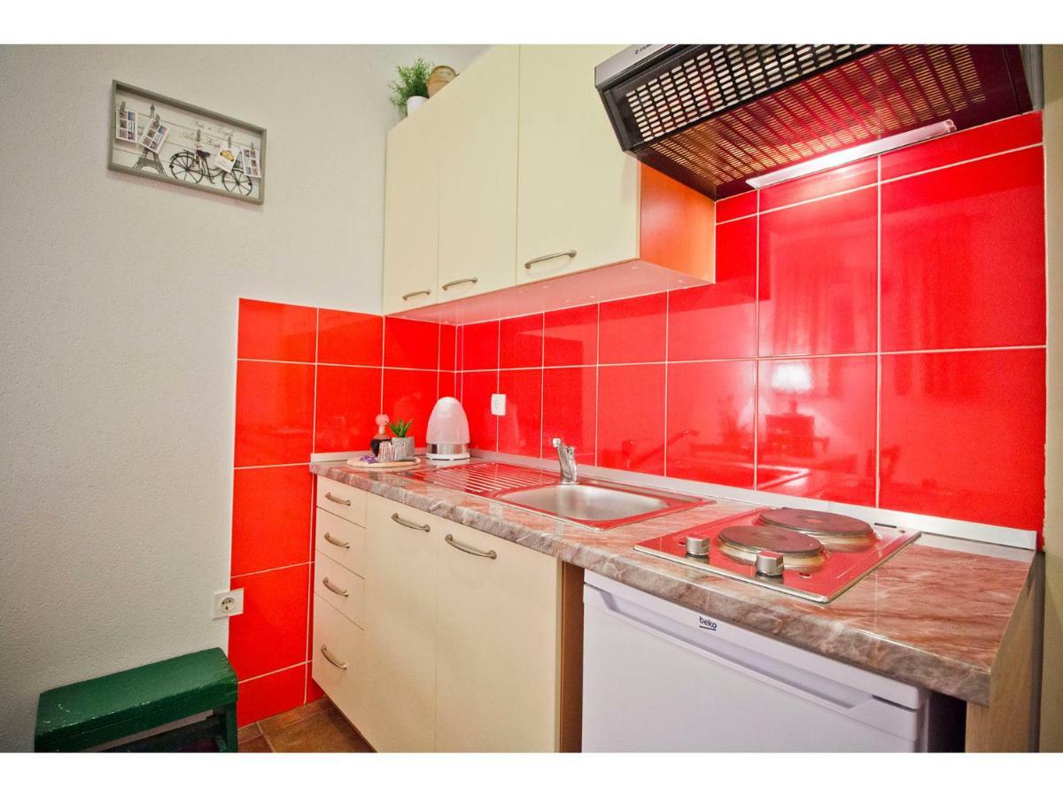 Double A Split Apartment Luaran gambar