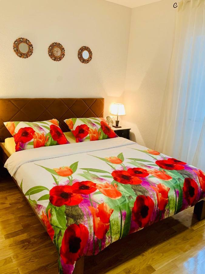 Double A Split Apartment Luaran gambar