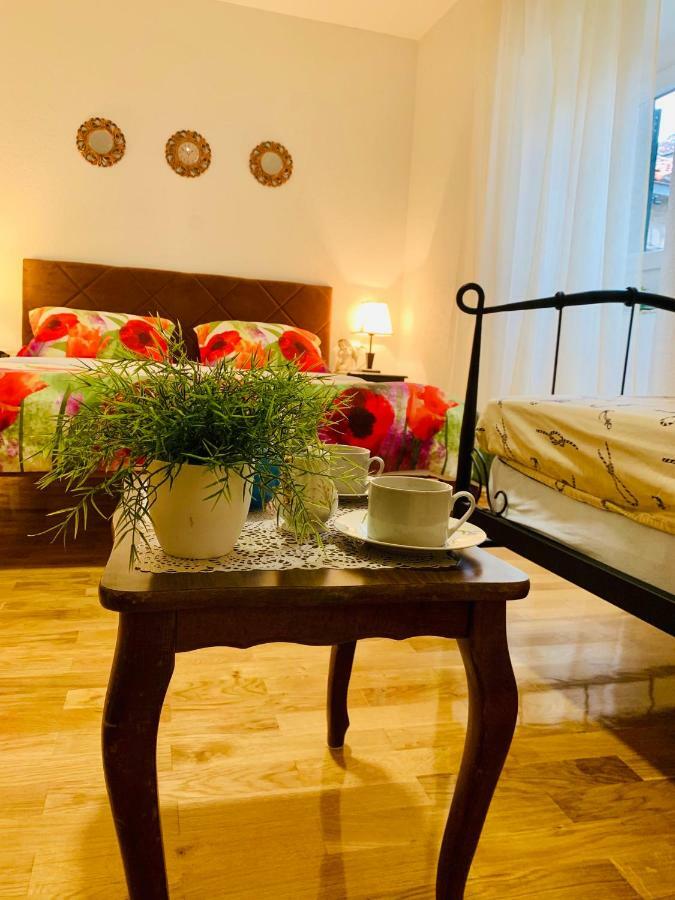 Double A Split Apartment Luaran gambar