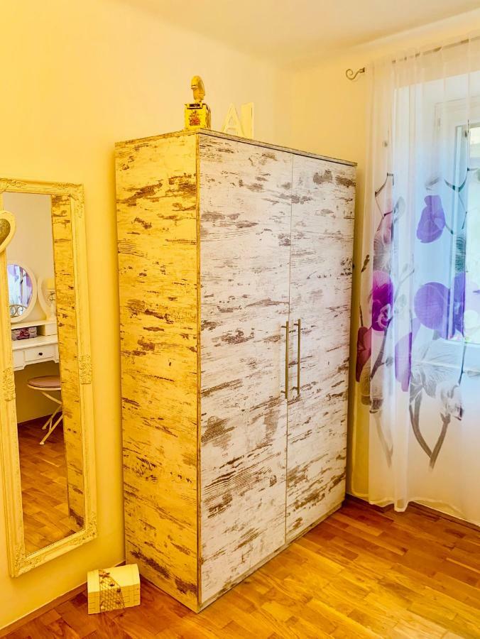 Double A Split Apartment Luaran gambar