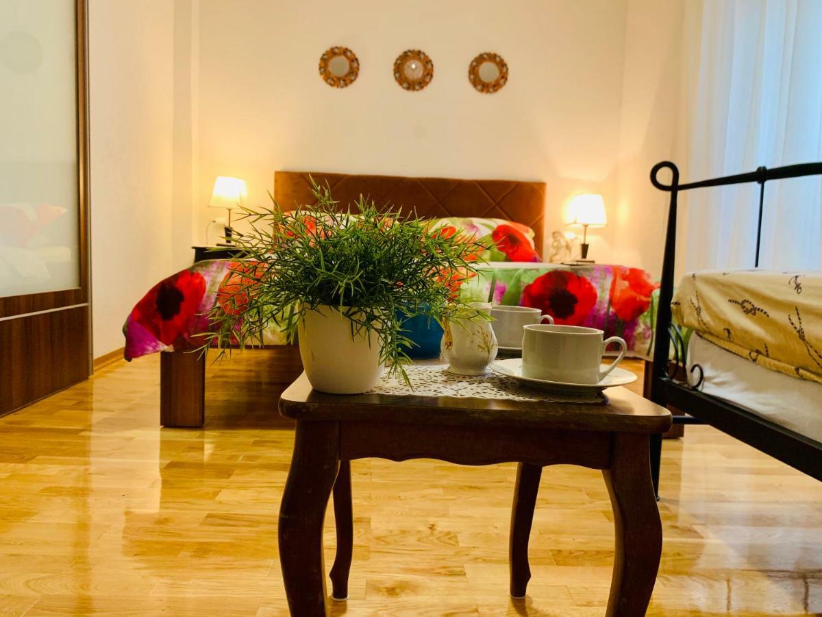 Double A Split Apartment Luaran gambar