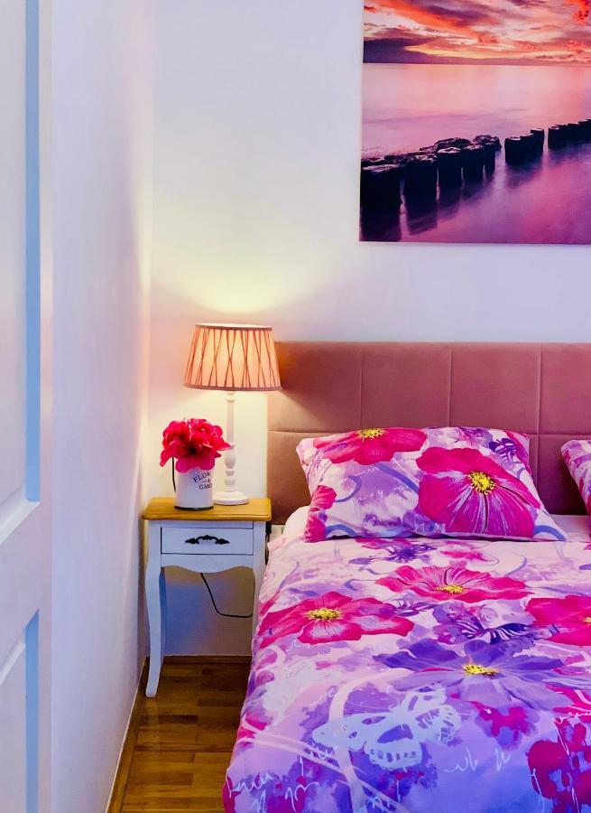 Double A Split Apartment Luaran gambar
