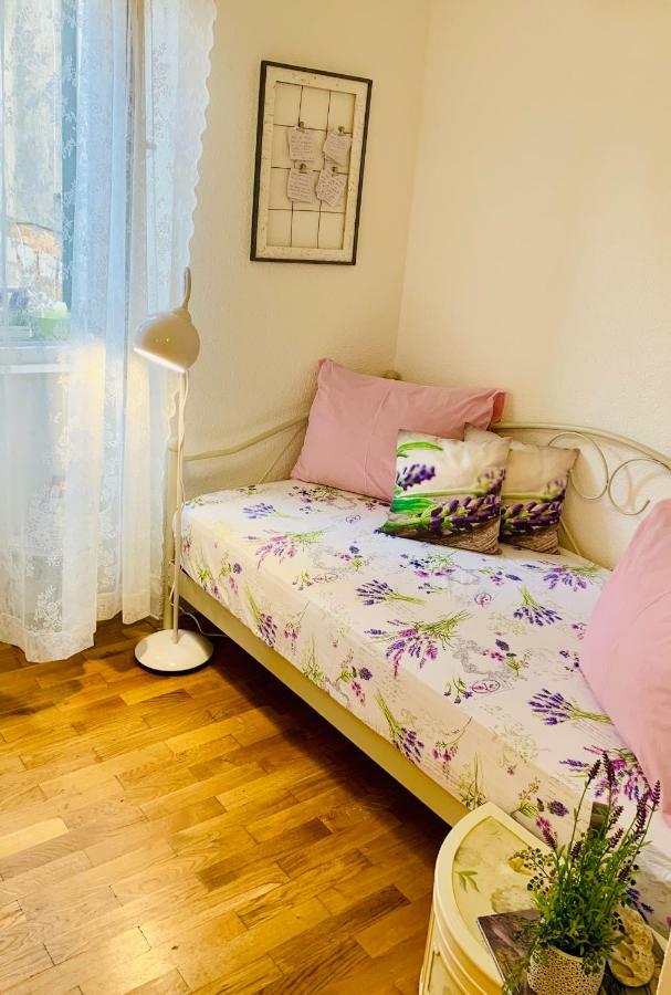 Double A Split Apartment Luaran gambar
