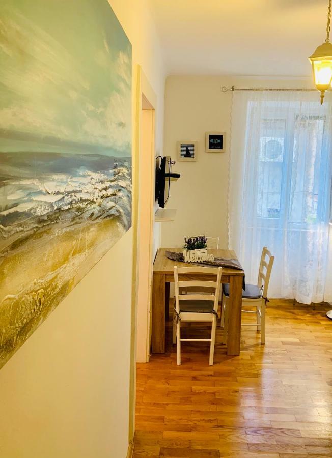 Double A Split Apartment Luaran gambar