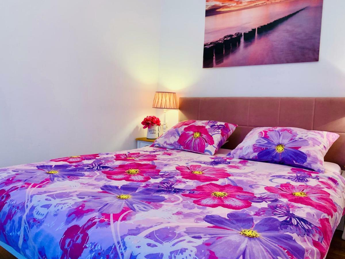 Double A Split Apartment Luaran gambar